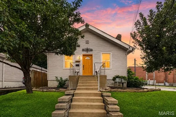 2556 Oakland Avenue, St Louis, MO 63143