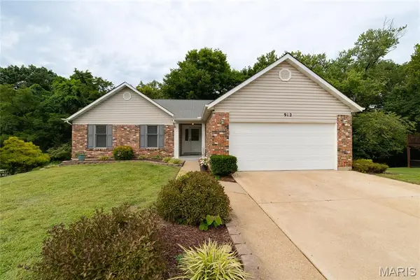 912 Gastorf Place, Florissant, MO 63031