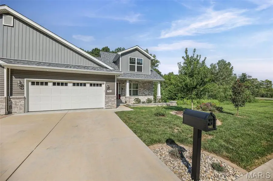 7965 Shadow Creek Drive, Caseyville, IL 62232 - #2