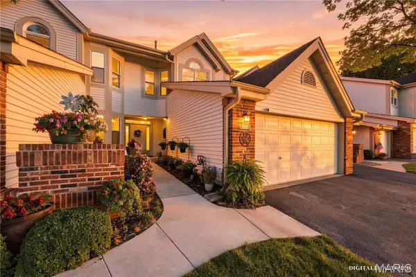 1119 Field Pointe Lane, St Louis, MO 63146