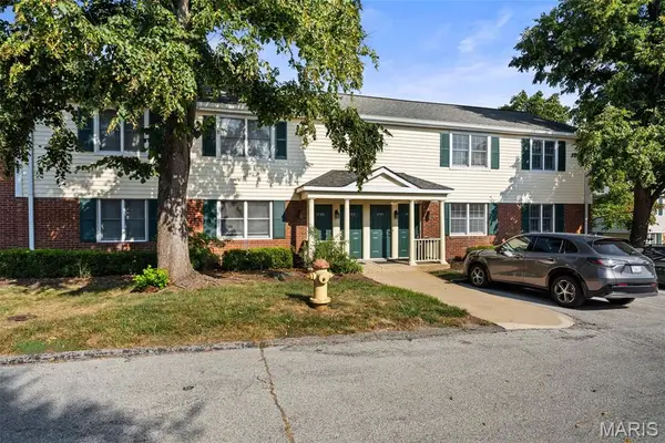 1719 Canary Cove, Brentwood, MO 63144