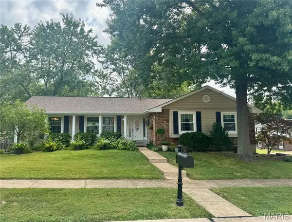 7278 Hill Rose Court, Oakville, MO 63129