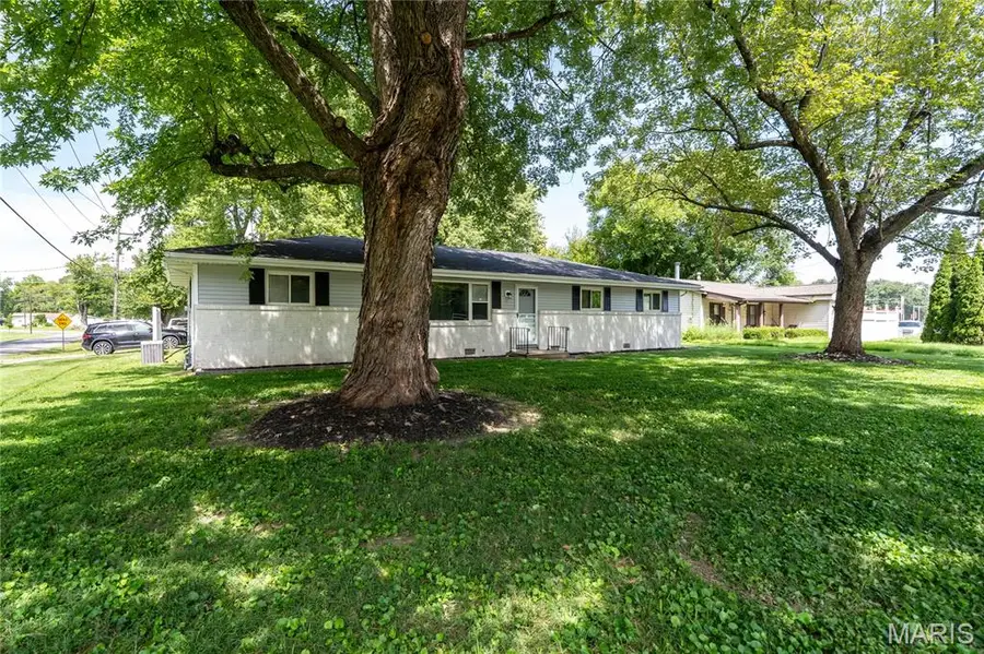 1201 Hollywood Heights Road, Caseyville, IL 62232 - #2