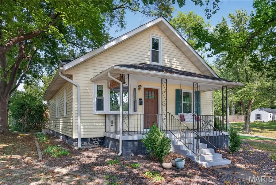 411 Livingston Street, Carlyle, IL 62231 - #2
