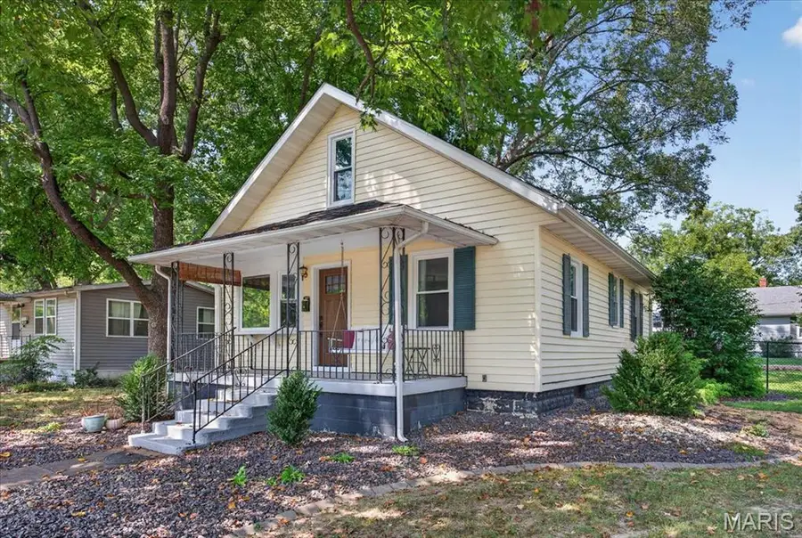 411 Livingston Street, Carlyle, IL 62231 - #3