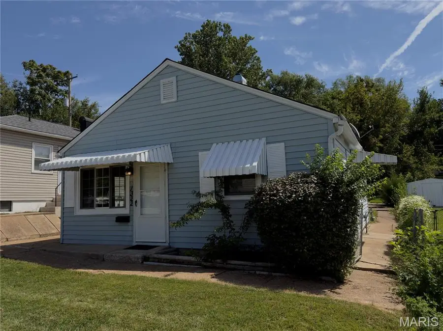 1322 Kraft Street, Saint Louis, MO 63139 - #3