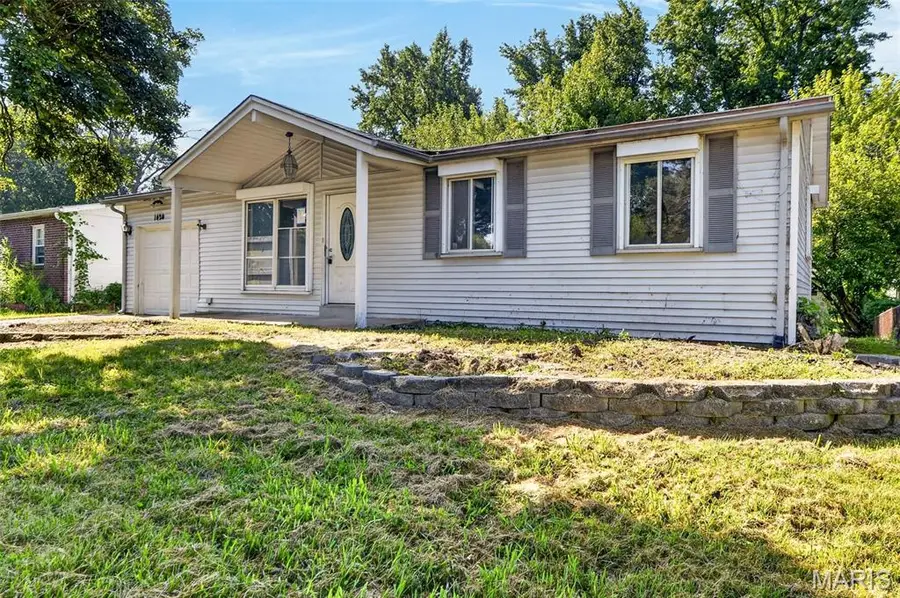1424 Farmview Avenue, Saint Louis, MO 63138 - #3