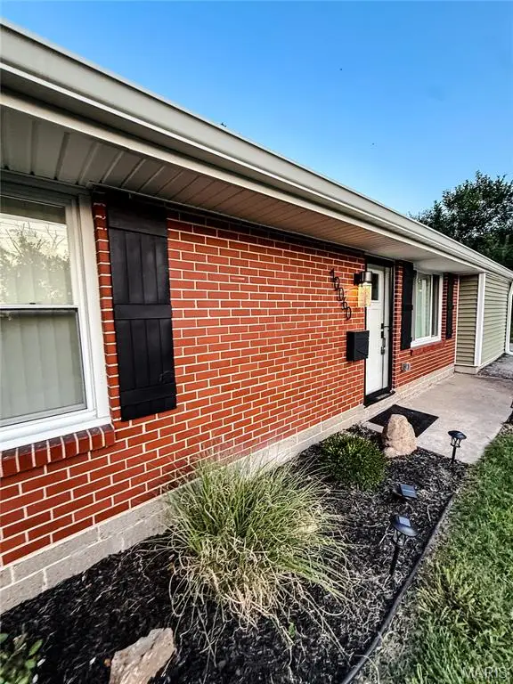 10060 Sheldon Drive, Saint Louis, MO 63137 - #2