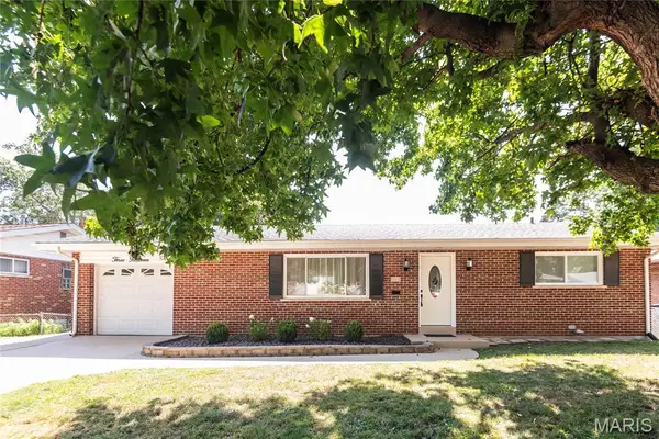 314 Charing Lane, St Louis, MO 63125