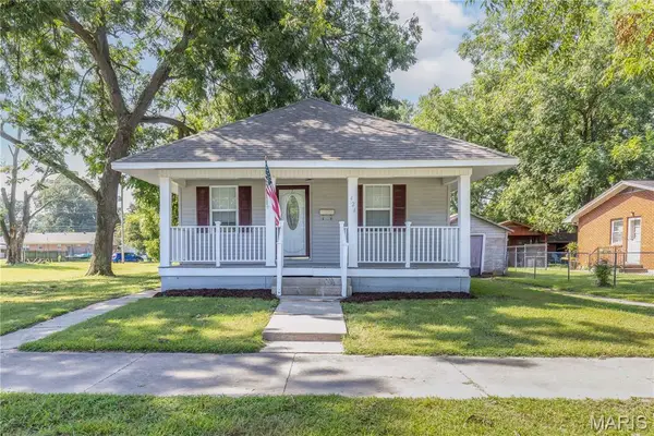424 W Yoakum Avenue, Chaffee, MO 63740