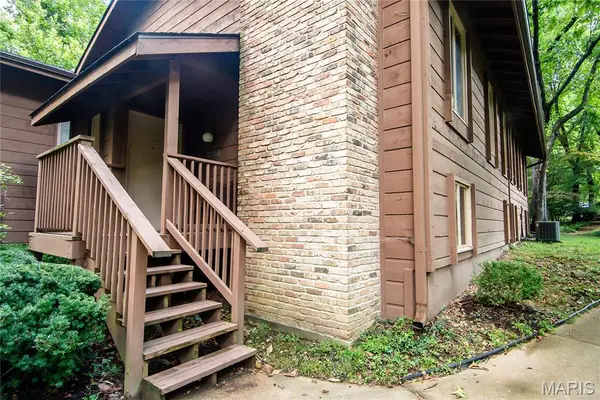 1590 Autumn Leaf Drive, Ballwin, MO 63021