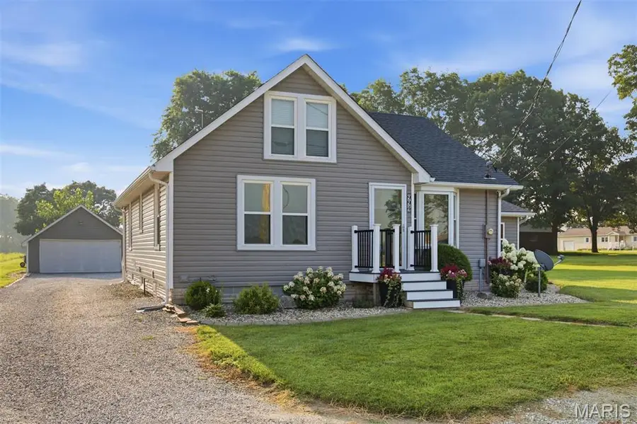 994 Main Street, Pocahontas, IL 62275 - #3