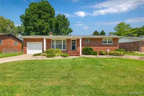 326 Crestview, Wood River, IL 62095