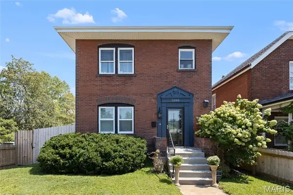 1200 Mccausland Avenue, St Louis, MO 63117