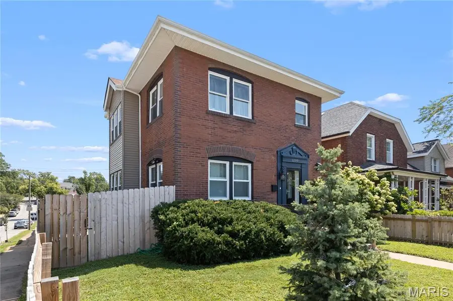 1200 Mccausland Avenue, Saint Louis, MO 63117 - #2
