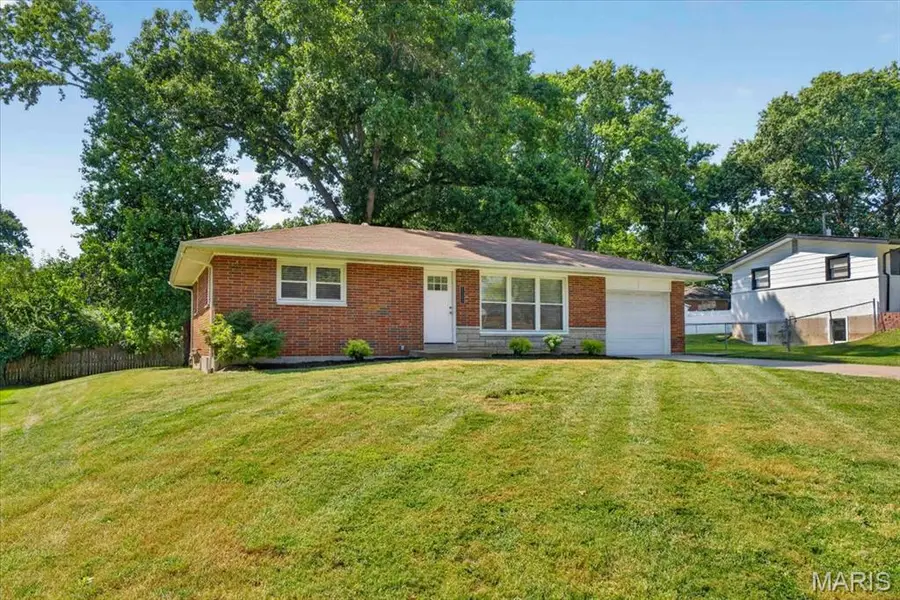 1329 N Evergreen Lane, Columbia, IL 62236 - #2