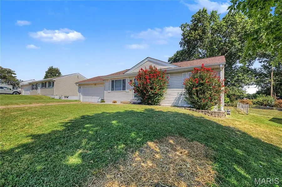 143 Bertrand Drive, Saint Louis, MO 63129 - #2