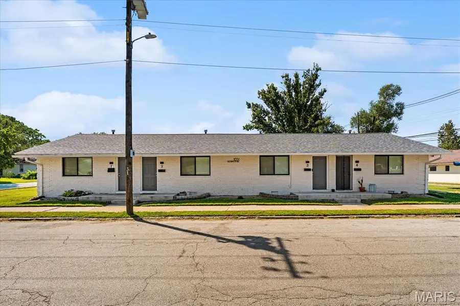 1051 Washington Avenue, Madison, IL 62060 - #2