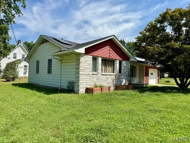 207 Pine Street, Greenfield, IL 62044 - #3