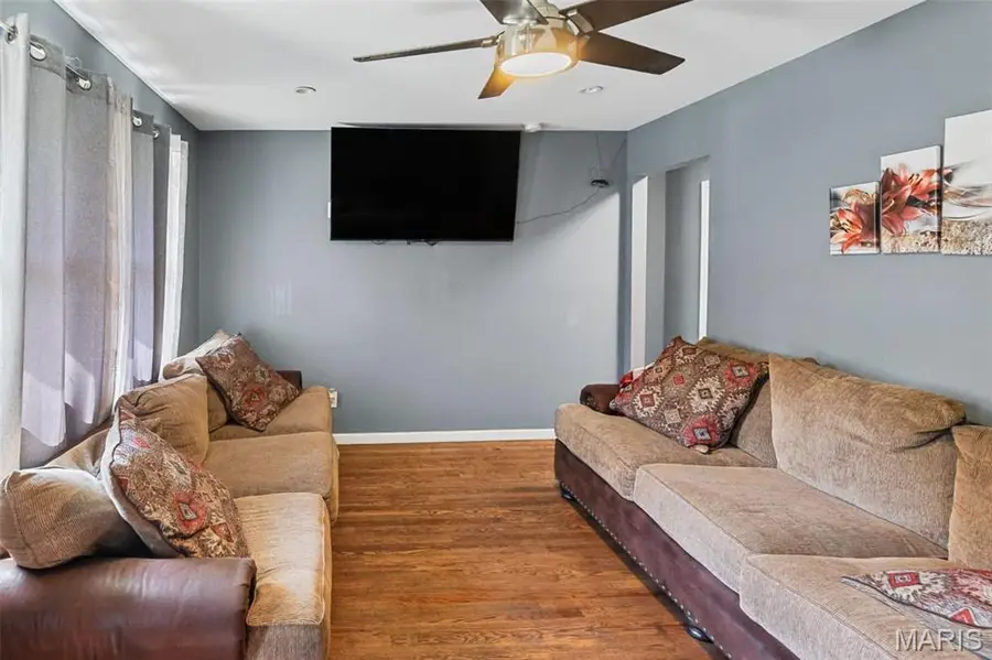821 Font Lane, Bellefontaine Neighbors, MO 63137 - #3