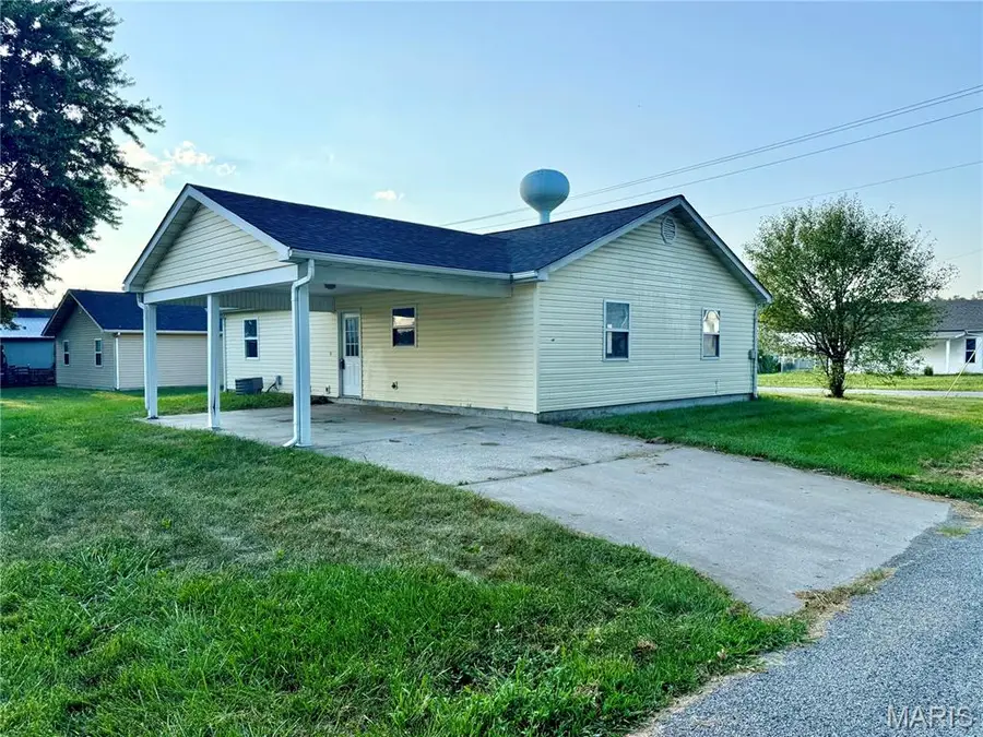 1201 W Locust Street, Bowling Green, MO 63334 - #2