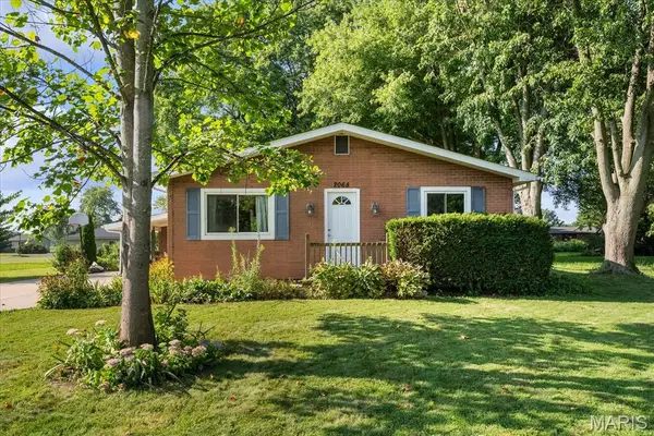 2068 Jolly Roger Drive, Edwardsville, IL 62025
