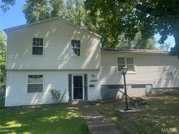 2375 Oakwood Manor Drive, Florissant, MO 63031