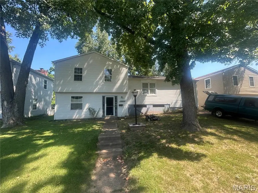 2375 Oakwood Manor Drive, Florissant, MO 63031 - #2