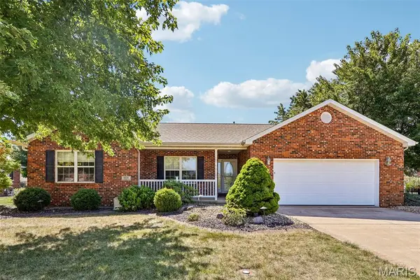 1056 Lakeview Drive, Breese, IL 62230