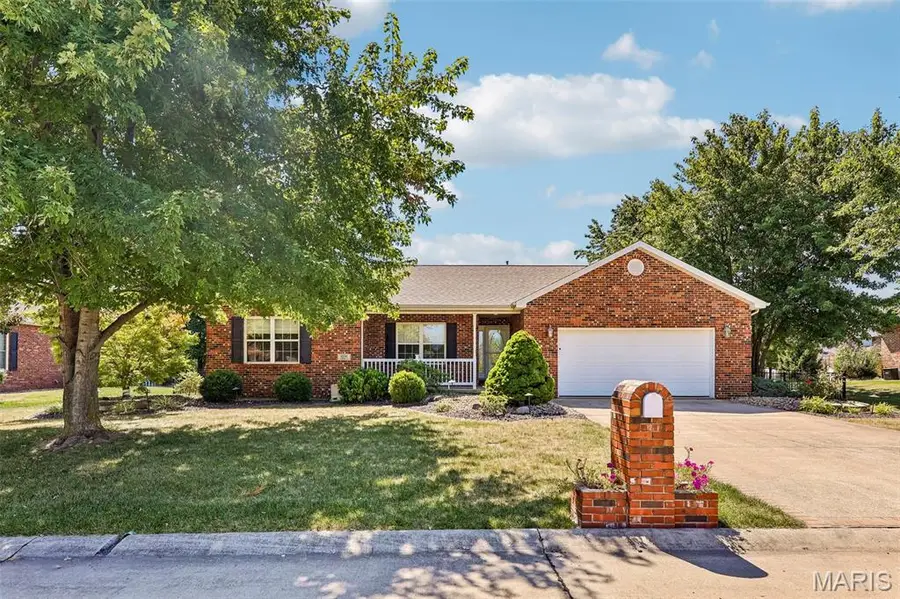 1056 Lakeview Drive, Breese, IL 62230 - #2