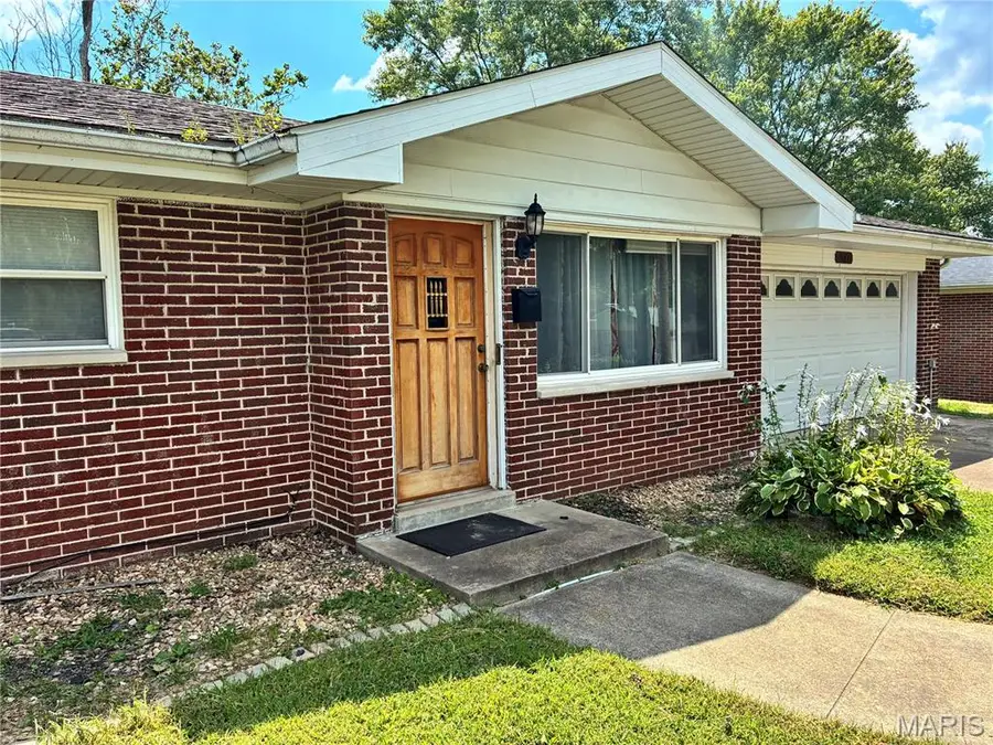 517 Hoecker Drive, Collinsville, IL 62234 - #2
