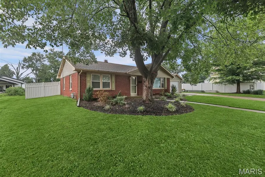 677 S Moore Street, Nashville, IL 62263 - #2