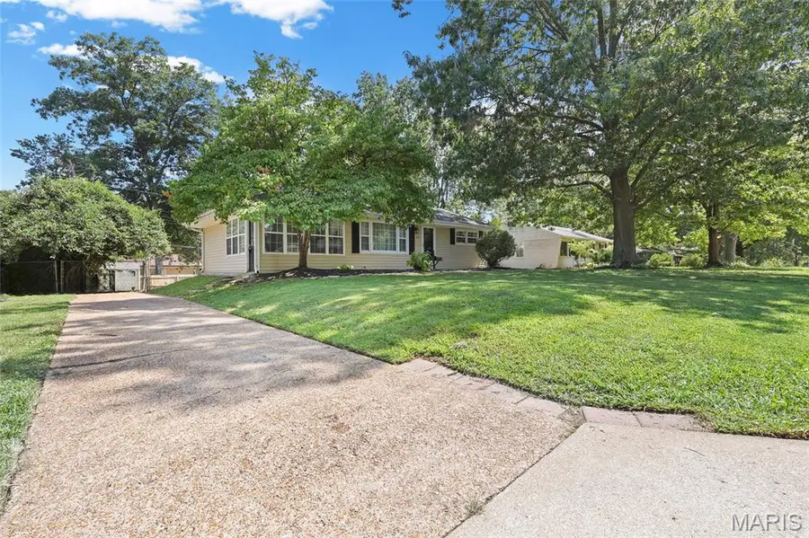 810 Brookdale Drive, Saint Louis, MO 63119 - #3