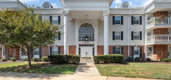 2335 Manor Grove Drive #10, Chesterfield, MO 63017