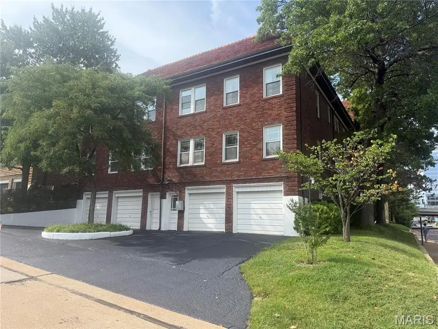 7700 Shirley Drive, Clayton, MO 63105 - #2