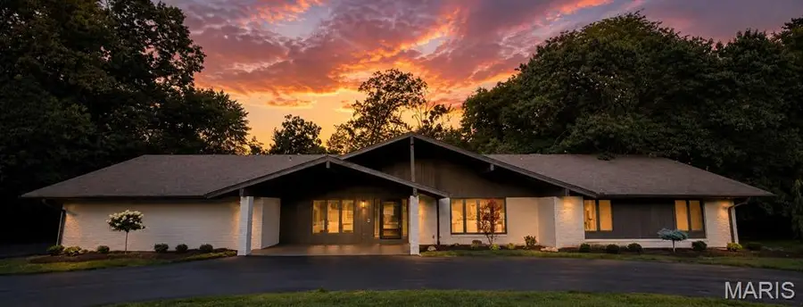 15 Meadowbrook Country Club Estate, Ballwin, MO 63011 - #2