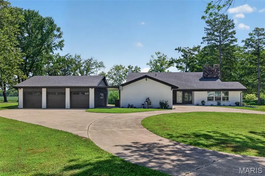 13750 Kayser Road, Highland, IL 62249 - #2