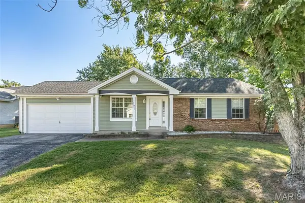 121 Oak Valley Drive, St Peters, MO 63376