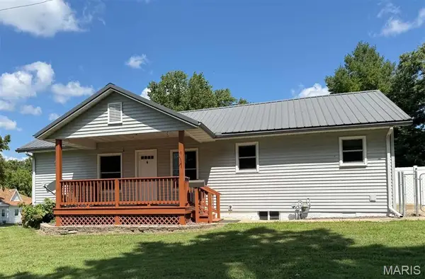 330 S 2nd Street, Vandalia, IL 62471