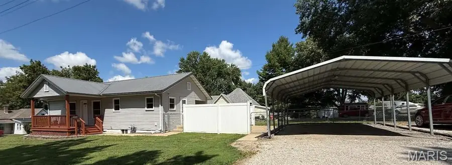 330 S 2nd Street, Vandalia, IL 62471 - #3