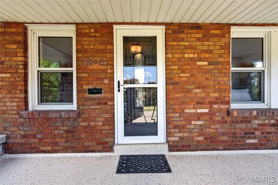3814 Burgen Avenue, Saint Louis, MO 63116 - #3