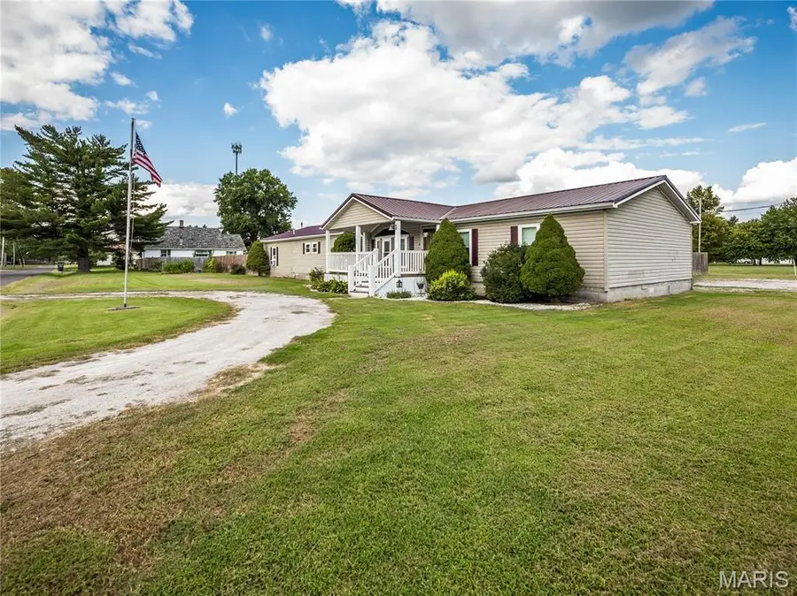 112 Schmidt Street, Wilsonville, IL 62093 - #3