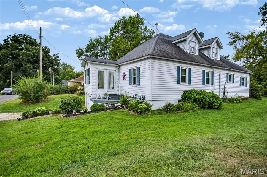706 Spring Street, Pleasant Hill, IL 62366 - #3