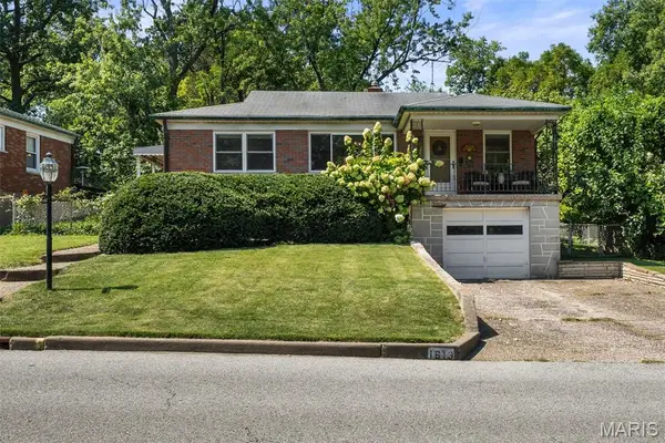 1613 Salem Hills Drive, Rock Hill, MO 63119
