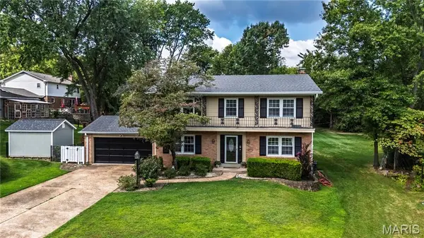 9047 Lowill Lane, Crestwood, MO 63126