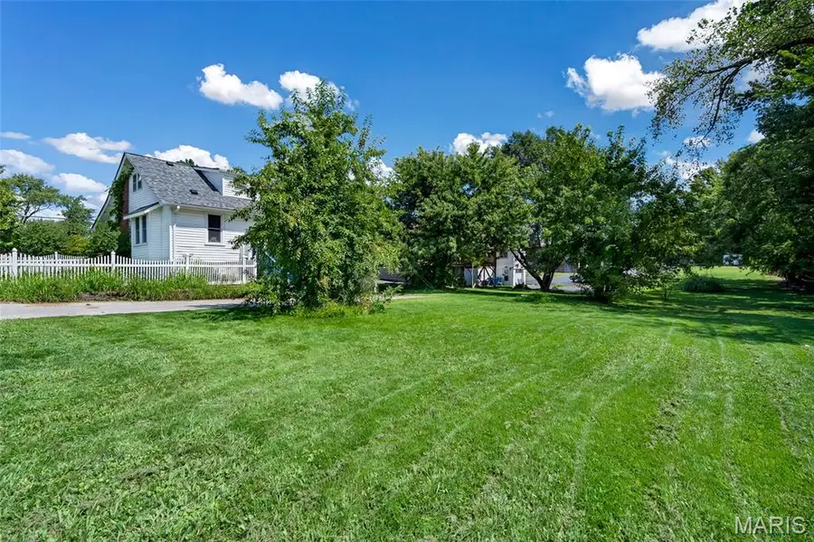 9726 Lackland Road, Overland, MO 63114 - #3