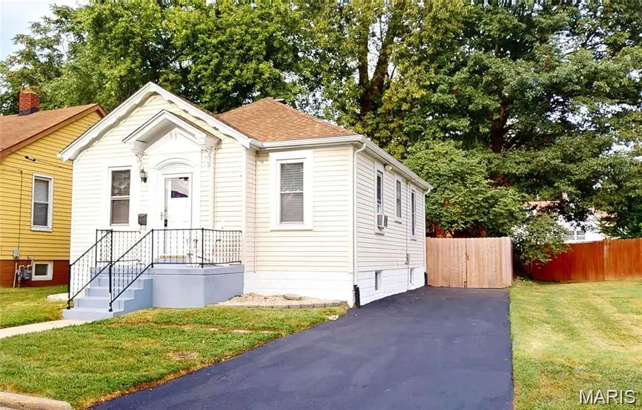 220 S Myrtle Street, Edwardsville, IL 62025 - #2