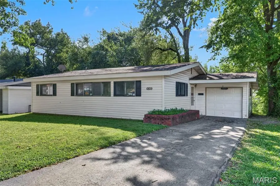 6829 Saint Olaf Drive, Berkeley, MO 63134 - #2