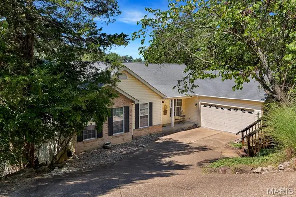 1378 S Lake Sherwood Drive, Lake Sherwood, MO 63357