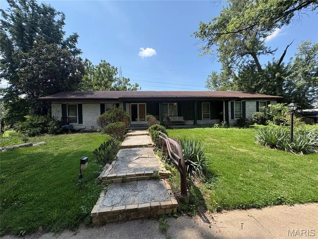 12404 Merrick Drive, Saint Louis, MO 63146 - #1